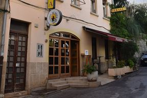 Pizzerija Jupiter uvijek na istom mjestu u Ulici Castropola (Snimio Duško Marušić Čiči)