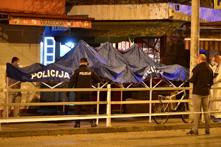 Očevid sinoć na tržnici u Vrapču (Snimio Goran Mehkek / Cropix)