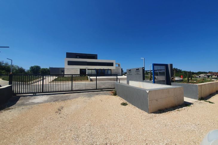 Na istoj adresi nove objekte grade i Istarski vodovod, Zelengrad i Javna vatrogasna postrojba Rovinj
