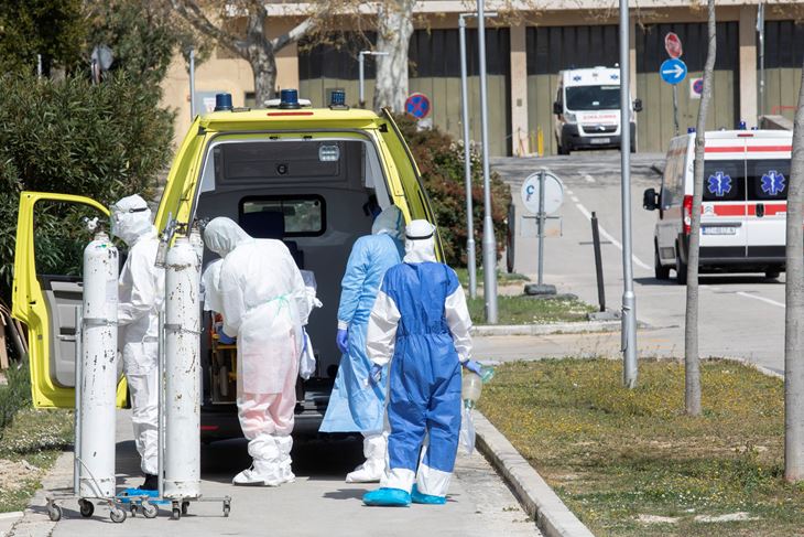CaptionSplit, 050420. Bolnica Krizine sada je pretvorene u centar za oboljele od koronavirusa Covid 19. Foto: Bozidar Vukicevic / CROPIX