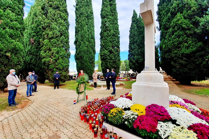 Polaganje vijenaca u Poreču