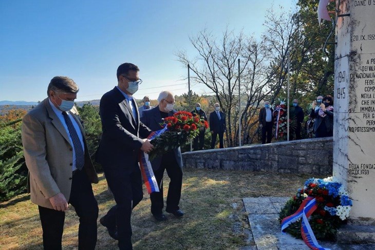 Polaganje vijenaca u Kućibregu (Snimio Luka Jelavić)