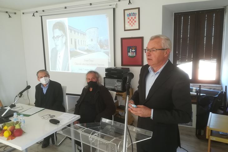 Josip Šiklić, Boris Domagoj Biletić i Robert Matijašić tijekom znanstvenog skupa u Žminju (Snimio Anđelo Dagostin)