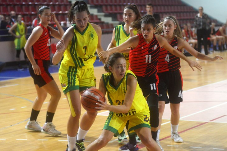 RUTINSKI ODRAĐEN POSAO - Sara Plavljanin podijelila je devet asistencija suigračicama (Snimio Dejan Štifanić)