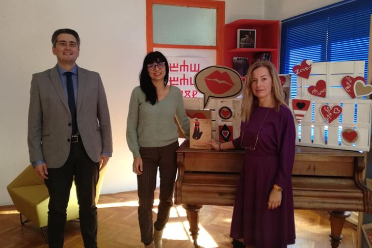 Daniel Mohorović i urednice knjige