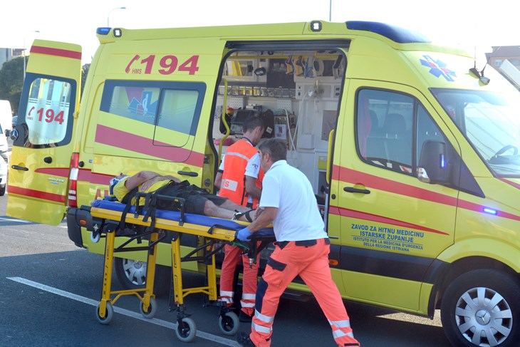 U pulskoj ispostavi rade dva tima koja su izrazito opterećene velikim brojem intervencija (Snimio Neven Lazarević/Arhiva)