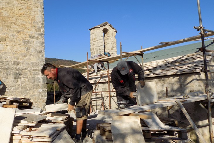 Završne radove izvode radnici tvrtke Kapitel (G. Č. Š.)