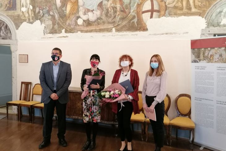 Karin Milotić (u sredini lijevo) i Dejana Tavas (u sredini desno)