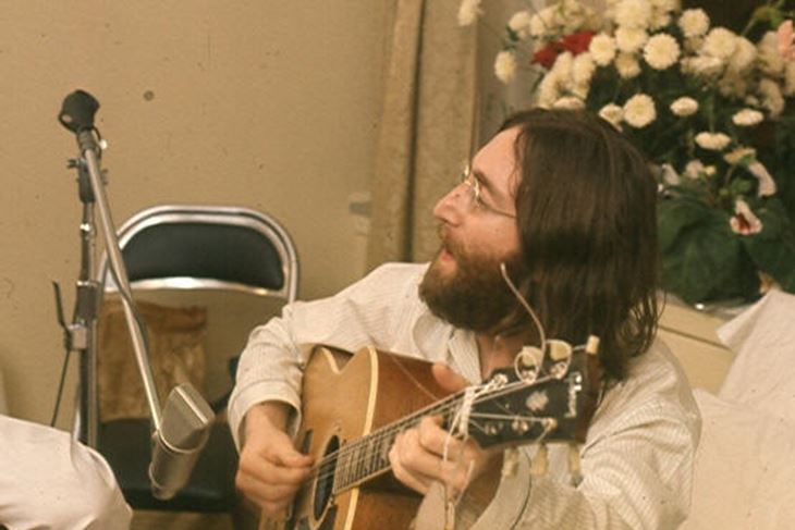 John Lennon (Snimio Roy Kerwood)