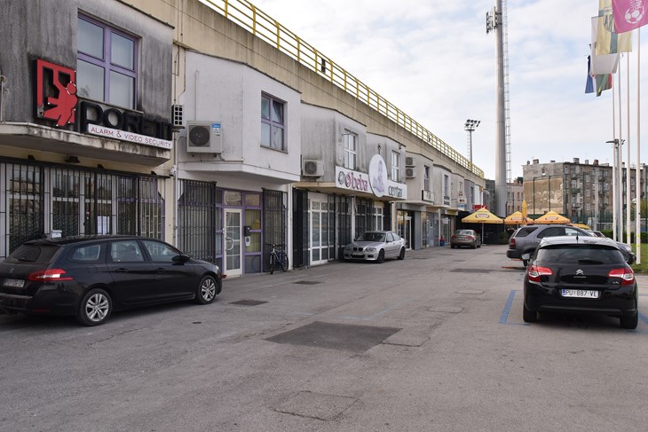 Parkiralište je u vlasništvu Pula Sporta, a u koncesiji Pulaparkinga od 2011. (Snimio Duško Marušić Čiči)