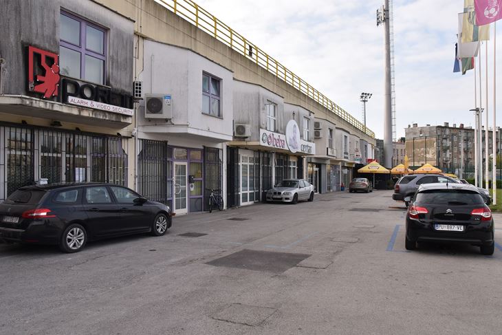 Parkiralište je u vlasništvu Pula Sporta, a u koncesiji Pulaparkinga od 2011. (Snimio Duško Marušić Čiči)