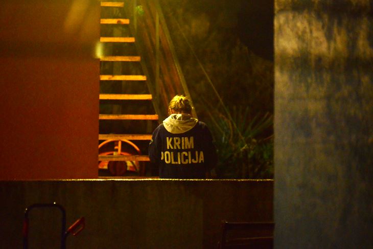 Krim policija u kobnoj kući u Galižani (snimio D. ŠTIFANIĆ)