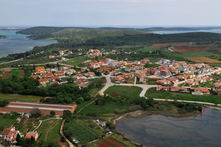 BANJOLE PANORAMA IZ ZRAKA ZRACxNE Snimio Neven LAZAREVICxx