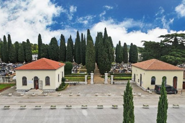 Porečko groblje - ulaz do daljnjeg bez nadstrešnice
