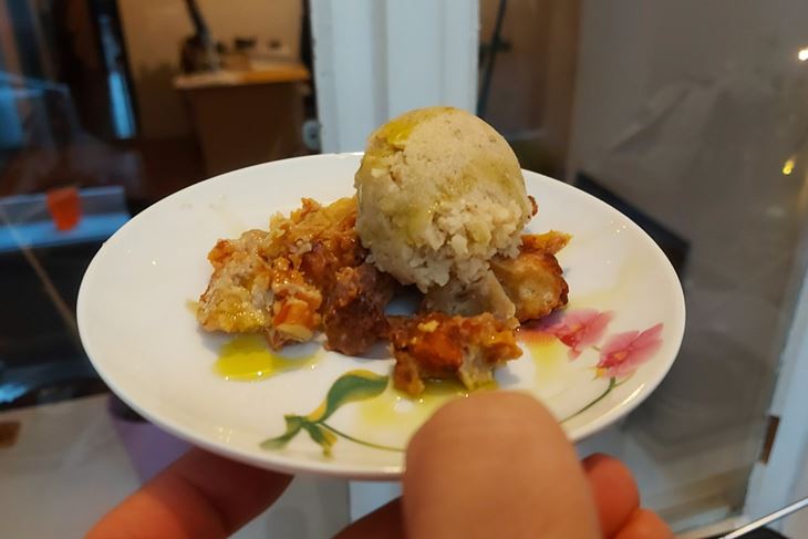 ZEMBINA ŠKOLA KUHANJA: Sladoled od jabuke i ružmarina na grotama od prhkog tijesta by The Outlaw Chef