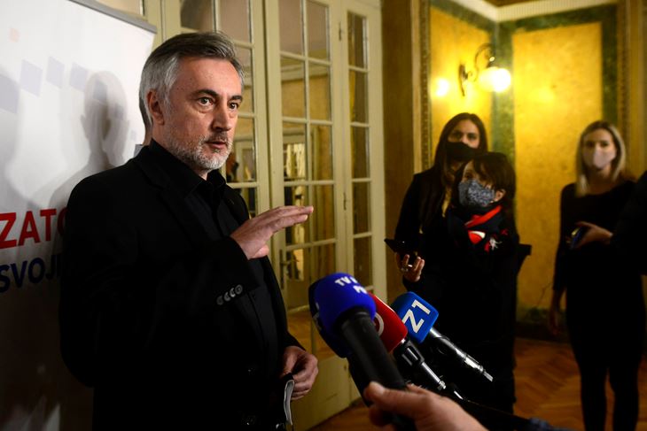 Miroslav Škoro u pulskom Domu hrvatskih branitelja (Snimio Dejan Štifanić)
