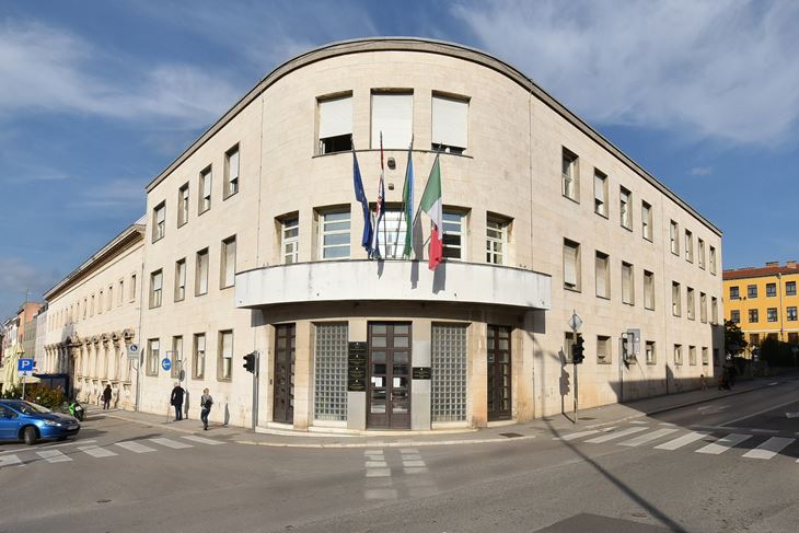 Zgrada Županije