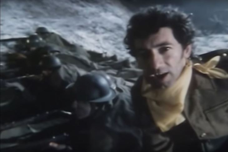 Jona Lewie u spotu