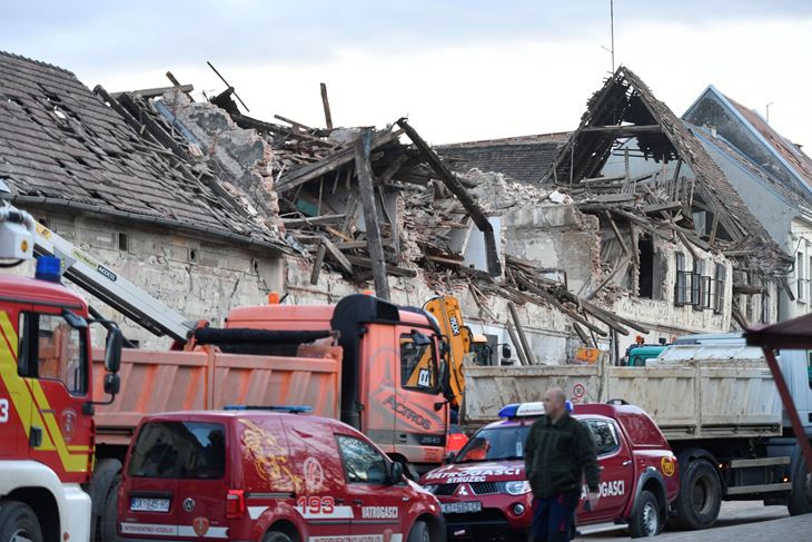 Razoran potres danas je pogodio Petrinju (Snimio Goran Mehkek / CROPIX)