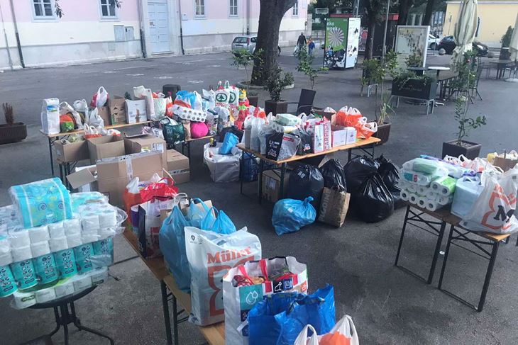 Danteov trg oko 16 sati