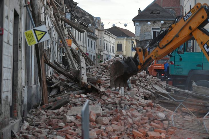 Nastale su i nove štete (Snimio Goran Mehkek/Cropix)
