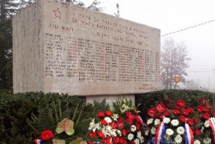 Polaganje vijenaca u Šajinima