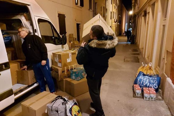 Rovinjski volonteri sami će distribuirati prikupljenu pomoć (Snimila Aleta Brattoni)