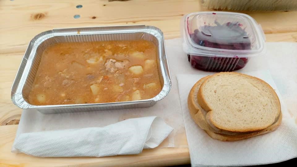 Obroci za stanovnike potresom pogođenih područja na Banovini koje priprema Pleter (Foto Facebook Pleter-usluge d.o.o.)
