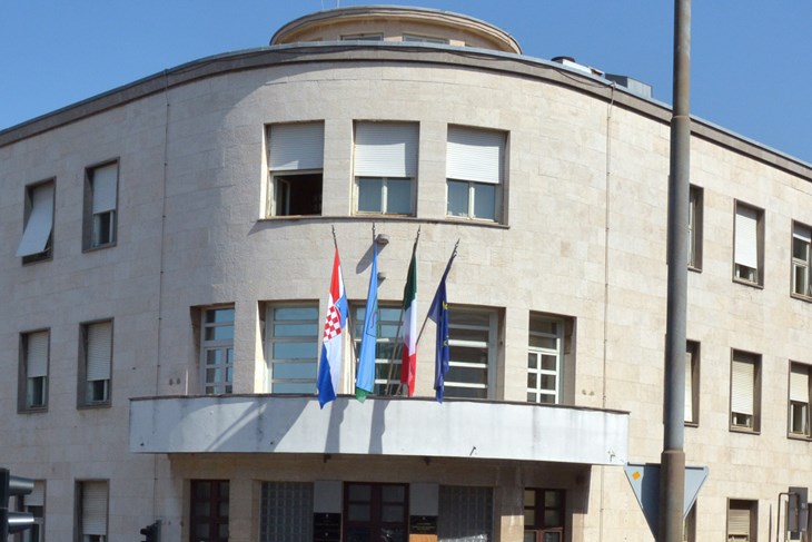 Zgrada Istarske županije (snimio D. MEMEDOVIĆ)