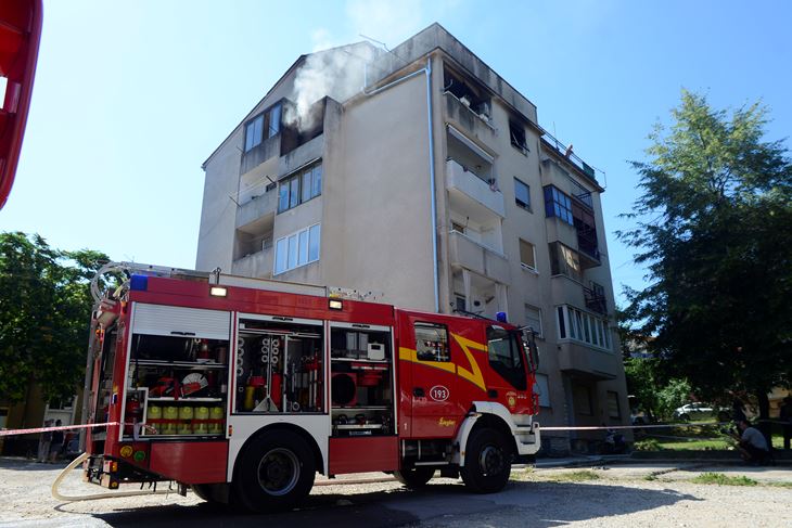 Požar u Tomassinijevoj 2 (Snimio Dejan Štifanić)