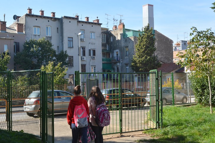 Antena u Stankovićevoj postavljena je 2017. godine i, unatoč nastojanjima, još uvijek nije maknuta