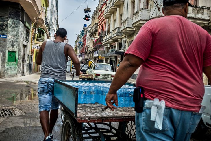 Uz epidemiju, stanovništvo Kube muči i nedostatak pitke vode  (Foto: TNYT)