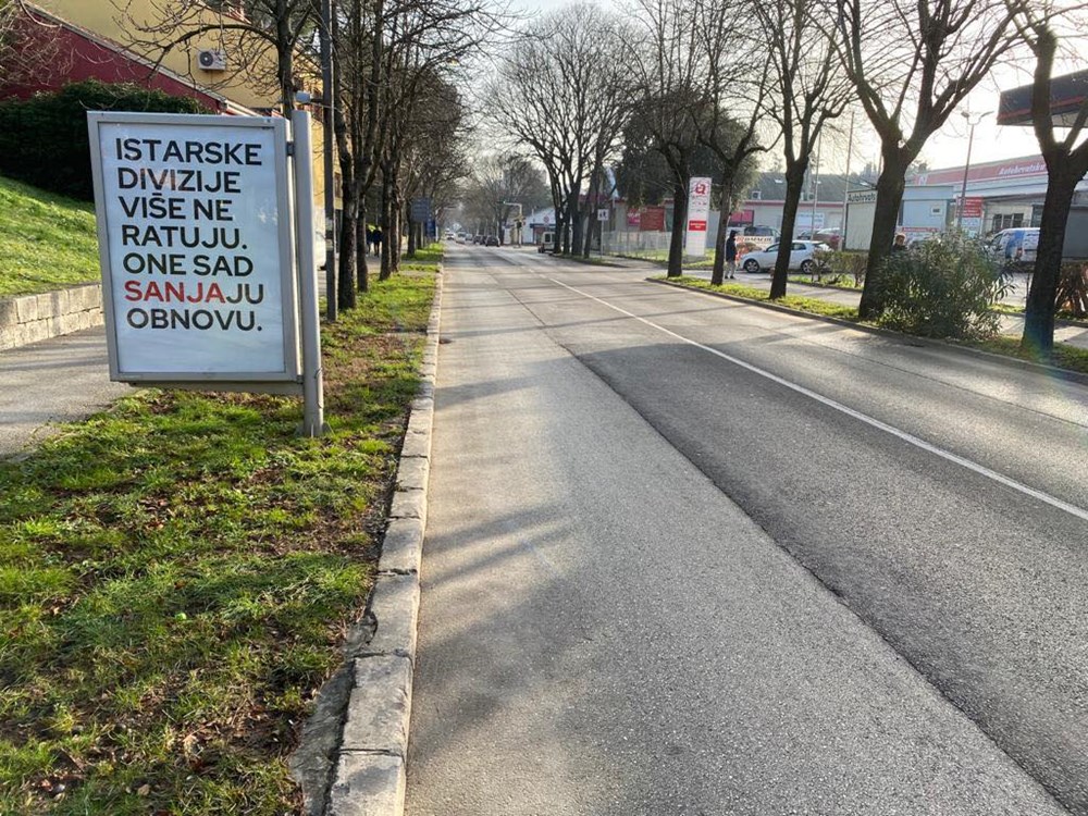Novi jumbo plakati u Puli