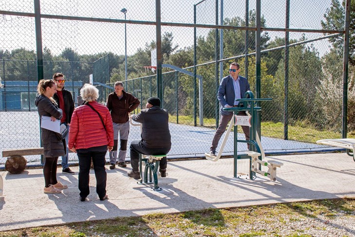 Načelnik je isprobao sprave na otvorenom