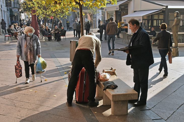 Komunalni redar u "akciji" u Flanatičkoj ulici (Snimio Duško Marušić Čiči)