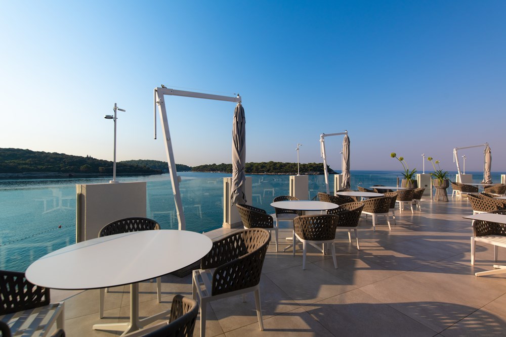 Yacht Beach Bar & Restaurant hotela Park Plaza Histria