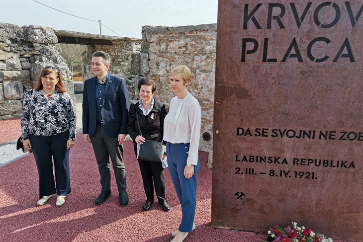 Laureati i dogradonačelnica (Snimio Branko Biočić)
