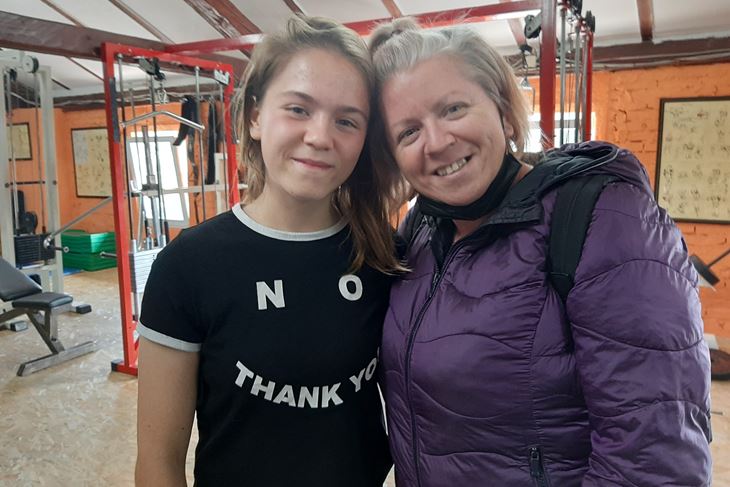 Matea u zagrljaju mame Kristine (Snimila Sandra Zrinić Terlević)