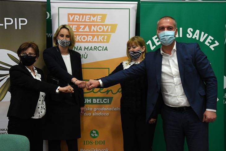 Marija Marković Nikolovska, Elena Puh Belci, Gordana Ferenčić i Robert Cvek (snimio M. MIJOŠEK) 