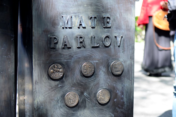 Jedan od detalja sa spomenika su i neke od Matinih medalja (snimio D. ŠTIFANIĆ)