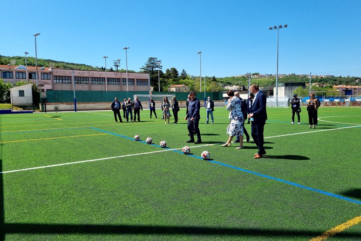 Pomoćno nogometno igralište kraj Gradskog stadiona