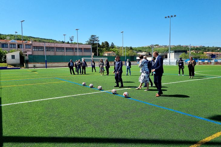 Pomoćno nogometno igralište kraj Gradskog stadiona