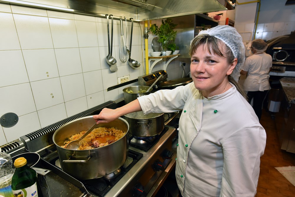 BISTRO I PIZZERIA NA SISPLACU Ako u Puli elite obilnu i ukusnu