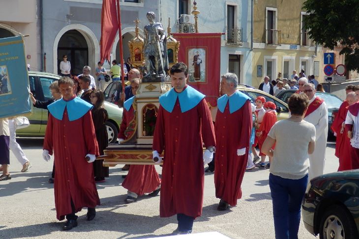 Nekadašnja procesija u Bujama (L. JELAVIĆ)