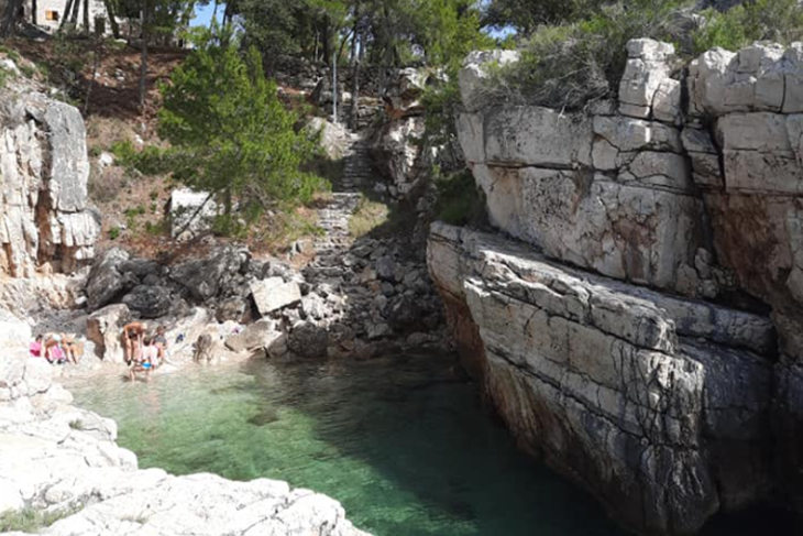 Plaža u Drveniku Velom