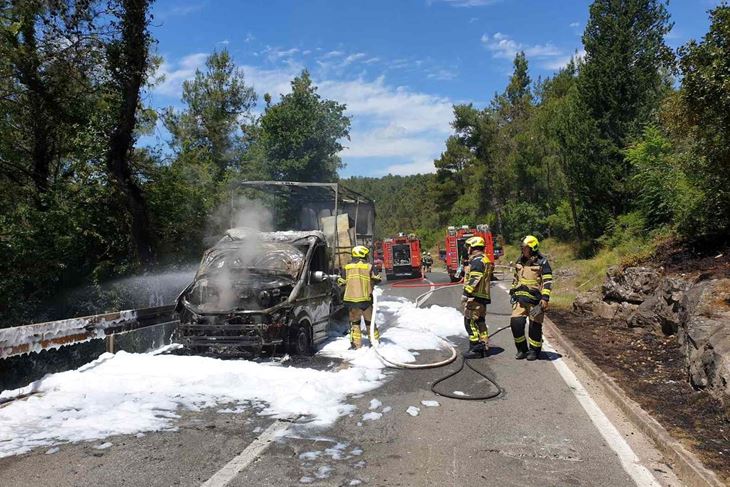 Požar kamiona u Tarskoj vali (Foto: JVP Poreč)