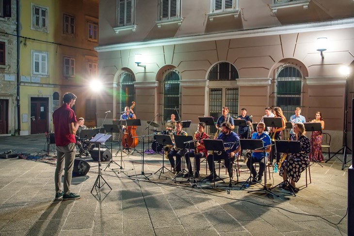 Večeras Big Band Pula