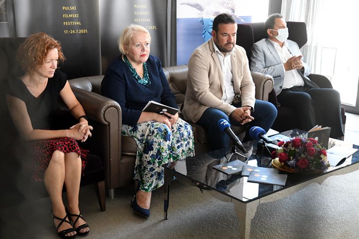 Sanja Cinkopan Korotaj, Gordana Restović, Filip Zoričić i Reli Slonim (Snimio Milivoj Mijošek)
