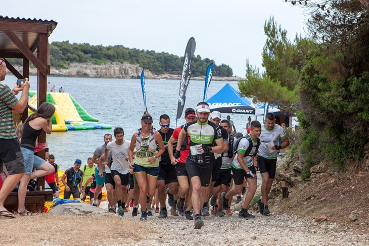 Start trekinga s plaže hotela Histria