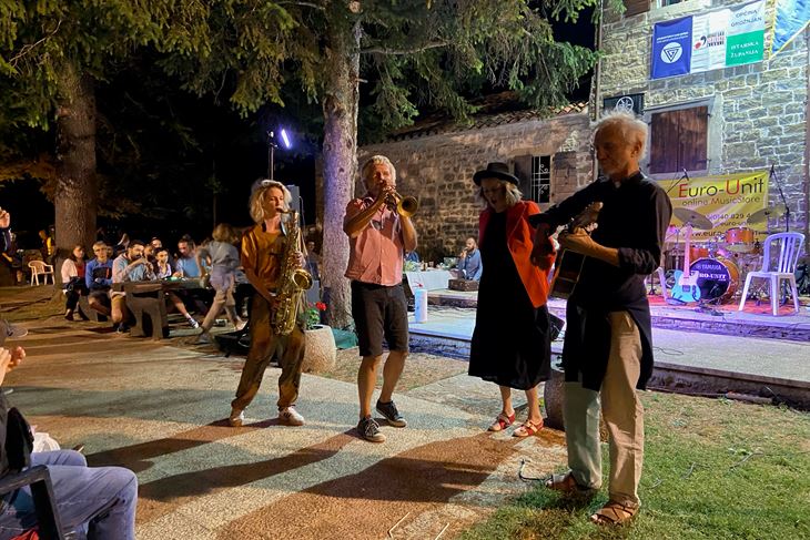 Andreja, Rundek i ekipa Ftičeki (Foto: Hrvatska glazbena mladež)